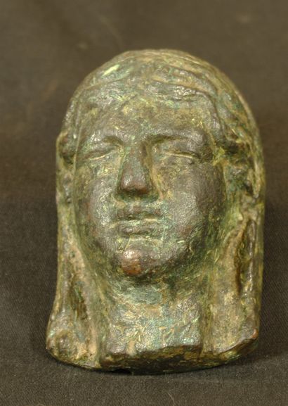 Bronze wall lamp representing a veiled female...