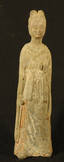 Terra cotta court lady with remains of polychromy.
China,...