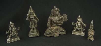 4 statuettes in bronze and 1 in silver of...