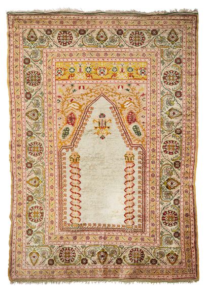 null Silk KAYCÉRI carpet (Asia Minor), early 20th century
Dimensions : 155 x 115cm.
Technical...