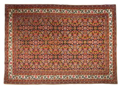 MIRZAPOUR carpet (India), circa 1930
Dimensions...