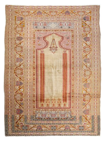 null PENDERMA carpet (Asia Minor), circa 1920
Dimensions : 192 x132cm.
Technical...