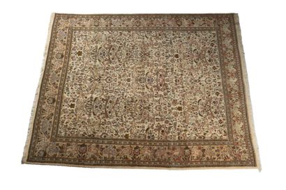 INDO-PERSAN carpet, circa 1965/70
Dimensions...