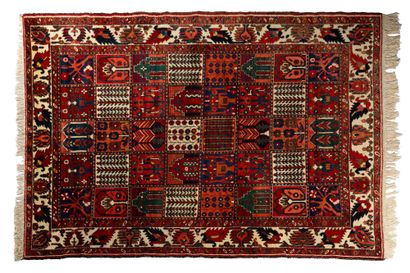 BAKTIAR carpet (Iran), Shah period, mid-20th...