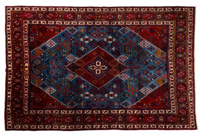 DJOCHAGAN carpet (Iran), circa 1965
Dimensions:...