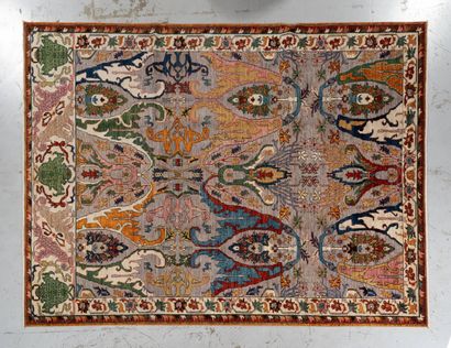 Important and original Afghan
Decor reminiscent...