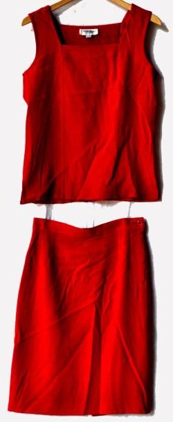 Yves Saint LAURENT Variation. Ensemble haut marinière et jupe rouge doublée, ouverture...