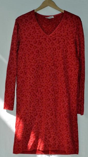 Yves Saint LAURENT Rive Gauche. Robe rouge à motifs, fil doré. Taille 40