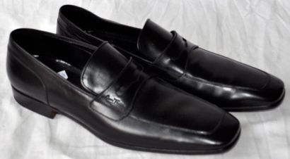 LOUIS VUITTON Chaussures en cuir couleur noir. Neufs. Pointure 42 1/2