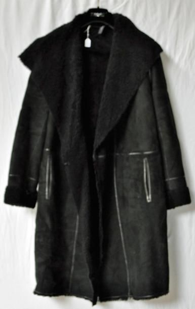 JOSEPH JEAN Manteau en peau lainée en mouton, couleur noir. Taille 38/40
