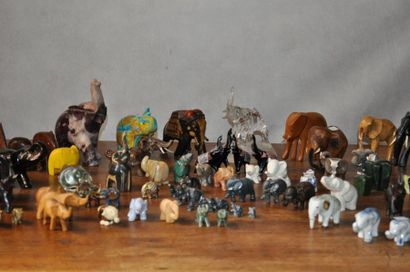 null Collection d'éléphants: Environ 70 pièces en ivoire, pierre, bronze, céramique,...