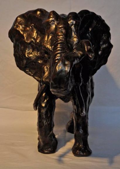 Jose Maria DAVID (1944-) L'éléphant. Bronze. Signé, épreuve d'artiste 5/8. Fondeur...