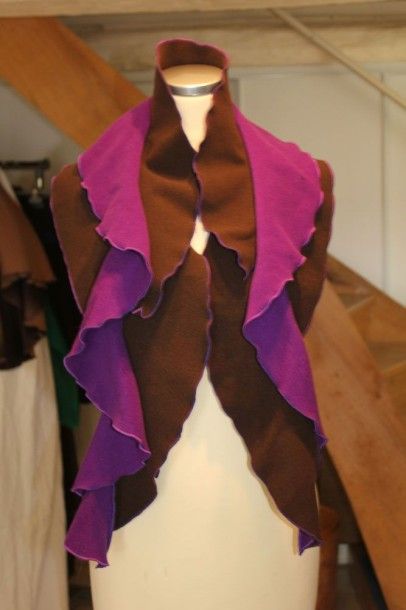 ARTURO COSTANZO Echarpe en partie laine. Couleur marron/violet