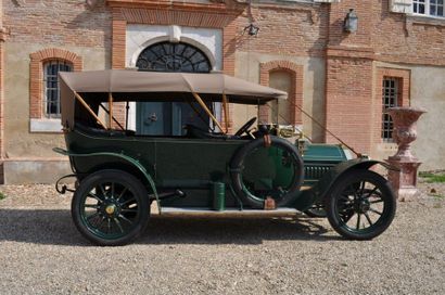 F.L. Torpédo 12CV, 1911 Moteur 4 cylindres
2411 cm3
14 ch à 1400 tr/min
Boîte de...