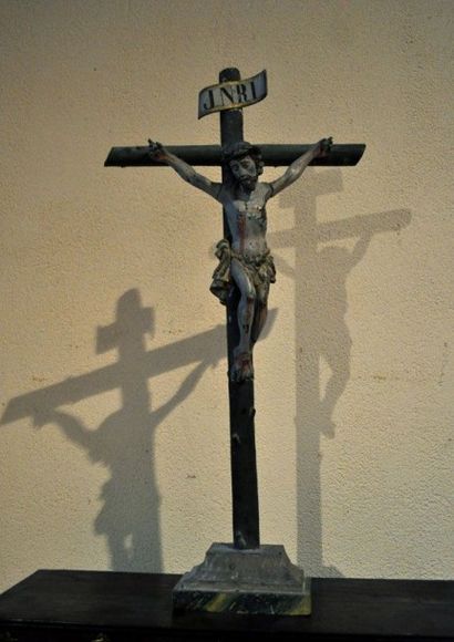 null Christ en croix. Travail espagnol. XVIIe. Ht. 65cm