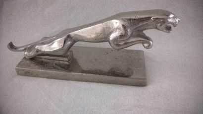 null Statuette jaguar en métal argenté, 25cm env.
