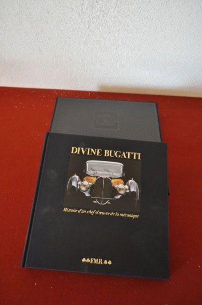 null "Divine Bugatti, Histoire d'un chef d'œuvre de la Mécanique" par Maghenzani,...
