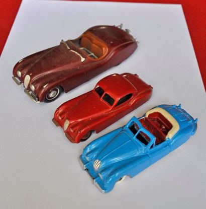 Lot de trois voitures miniatures Jaguar:...