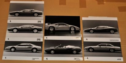 1 Brochure: Photos d'usine 308/F40 avec enveloppes...