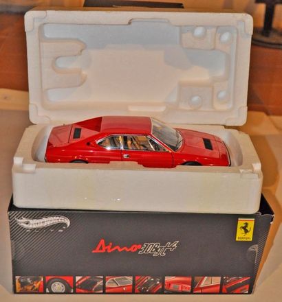 null Ferrari Dino GT4 au 1/18, métal Hot wheels, édition limitée (état neuf, boîte...