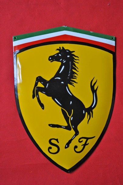 Scuderia Ferrari. Plaque émaillée. 40x18...