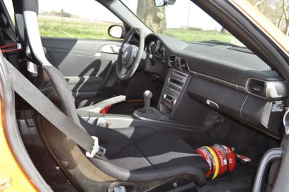 PORSCHE 997 GT3 RS – 2007 La GT3 RS est une véritable sportive, c’est l’image de...