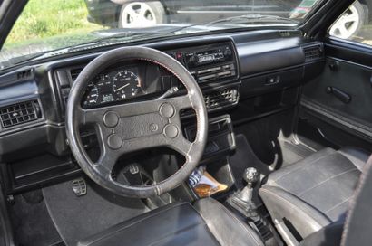 VOLKSWAGEN GOLF GTI-1984 La Golf est une réussite parfaite du groupe VW, lancée dès...
