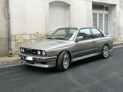 BMW M3 (286cv) -1987 La M3 est la version sportive de la série 3, le M étant Motorsport....