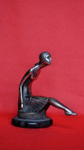 M. BERTIN (1887- ) Femme Art Déco en bronze...