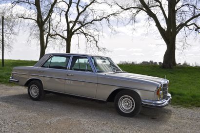 MERCEDES 300 SEL 6.3L - 1969 Mercedes réalise une berline de très grand luxe, qui...