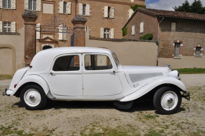 CITROËN 11B – 1953
N° Série : 400219
 Lancée en mars 1934, la production de la Traction...