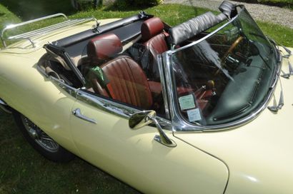 JAGUAR TYPE E Cabriolet 4,2L – 1969 Produite de 1961 à 1975, la Jaguar type E, reprend...
