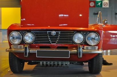 ALFA ROMEO 2000 GT VELOCE - 1973 Appelé coupé Bertone, l’Alfa Romeo Giulia GT jouit...