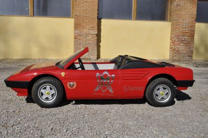 null Ferrari Mondial à l’échelle 1 :2,5,

Cette voiture-jouet est équipée d’un moteur...