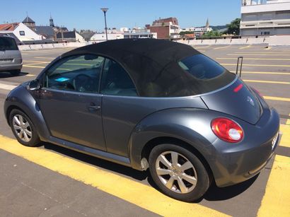 VOLKSWAGEN NEW BEETLE Cabriolet – 2006 N° Série : WVWZZZ1YZ6M323919 En 1994 VW réédite...