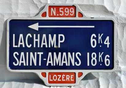  LACHAMP/ST. AMANS N599 Lozère. Plaque en fonte émaillée, de villages vers MARVEJOLS,...