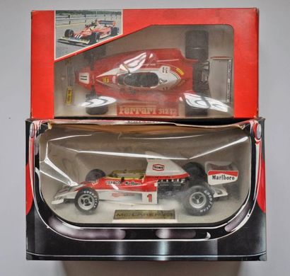 null Lot de deux modèles Ferrari 312 T2 Echelle 1/16e et McLaren M23 F1 Echelle 1/16e...