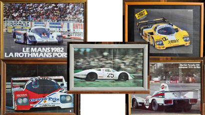 PORSCHE Lot de 5 posters encadrés: Porsche 956 Rothmans. 1er. Le Mans 1982, signé...
