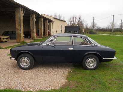 Alfa Romeo Alfa Romeo 1300 GT Veloce Junior - 1975
N° Série : AR105300003972
Titre...