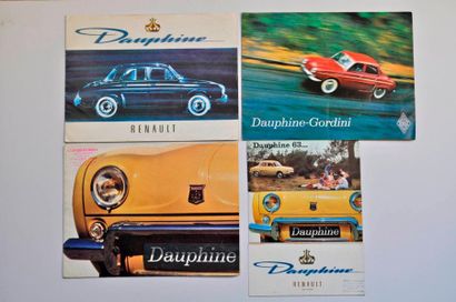 RENAULT Renault. Lot composé de deux catalogues et de quatre dépliants sur la Da...