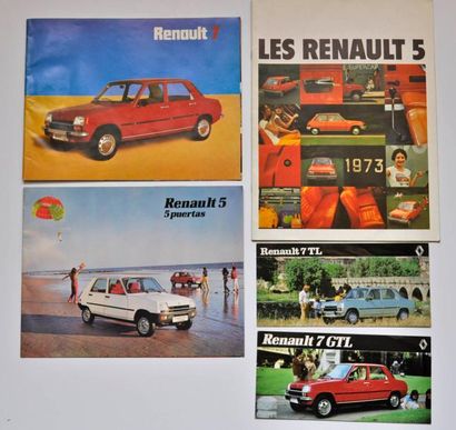 RENAULT Renault. Lot de deux catalogues sur la R7 (mauvais état) et la R5, deux dépliants...