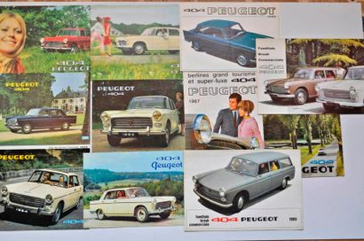 PEUGEOT Peugeot. Lot de neuf catalogues pour la 404 et deux dépliant du modèle
