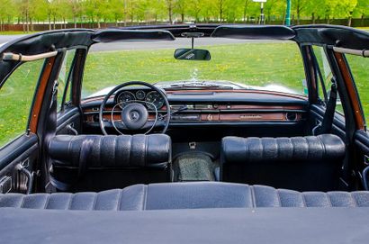 Mercedes-Benz 280 SE Découvrable 1968 

Présentée au salon de Francfort en 1965,...