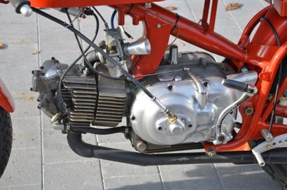 null 
Moto de course construite en 1972
Equipée d’un moteur 350cc
Excellent état...