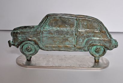 LAURENT Georges (1940-) Bronze. Profil Fiat 500 n° 1/50  2016, fonte à cire perdue,...