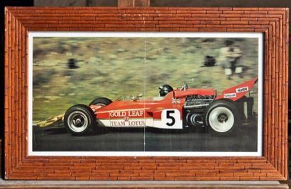 LOTUS Lot de 5 Posters: Lotus N° 12. Brabham?, poster encadré. Lotus 72, Gold Leaf...