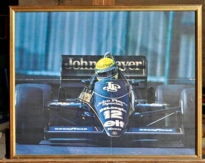 LOTUS Lot de 5 posters: Lotus 85 T JPS N° 12, A. Senna. Poster encadré. 40x50cm....