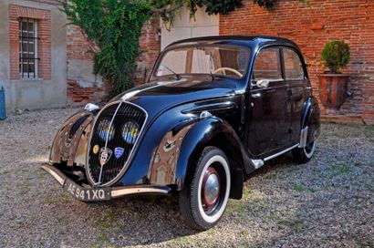 PEUGEOT 202 BH 1948 La Peugeot 202 marqua le renouveau de la firme de Sochaux. Elle...