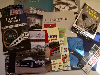 null Lot d'environ 80 catalogues et dépliants de sport automobile (tour auto, mans...