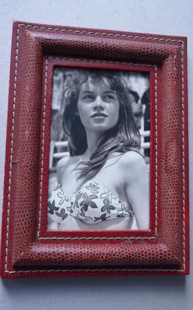 null Photo, tirage argentique, Brigitte Bardot dans un cadre des années (19)60 -...